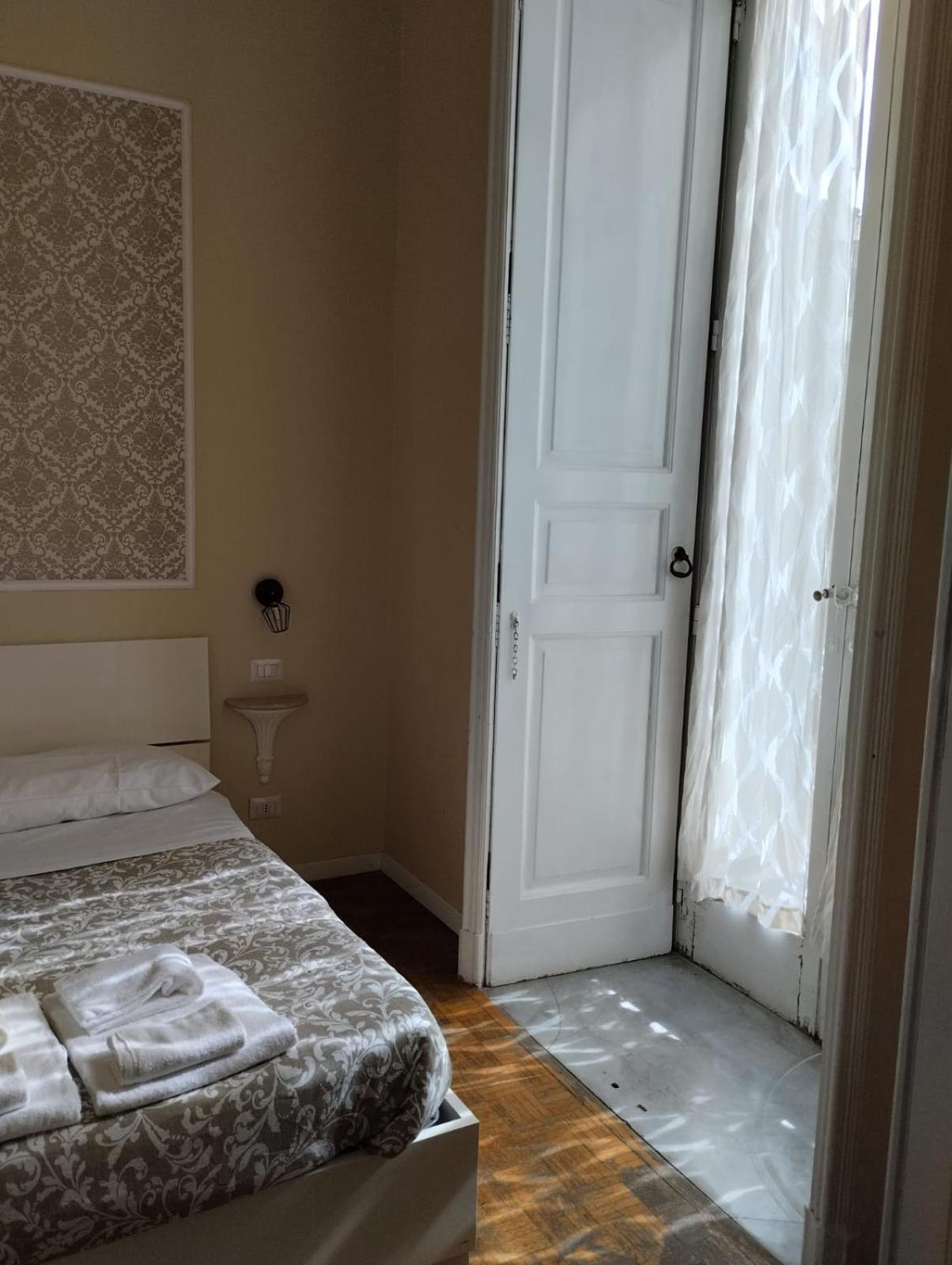 Amedeo Square Bed & Breakfast Naples
